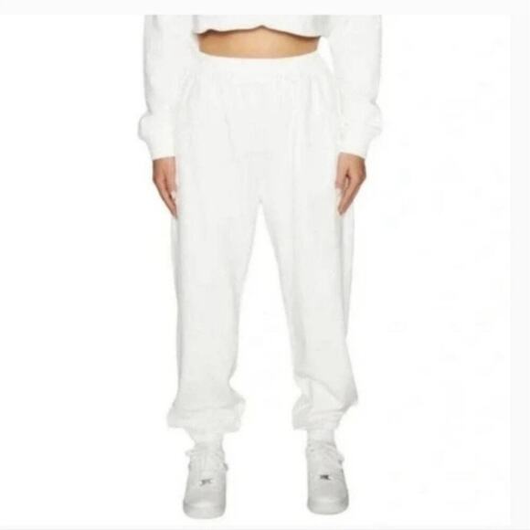 Naked Wardrobe NEWPKG White Pocketed Classic Elastic Waist Fleece Sweatpants M - Picture 2 of 15